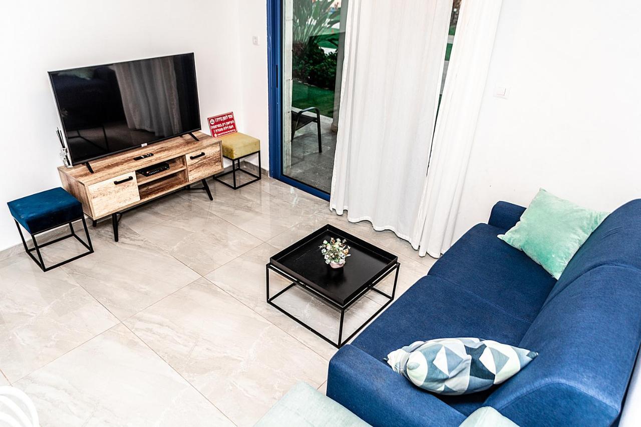 דירת גן פונה לבריכה - Pool Garden View Eilat Apartment ภายนอก รูปภาพ