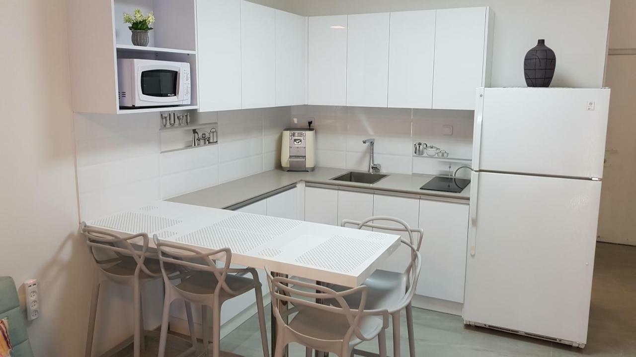 דירת גן פונה לבריכה - Pool Garden View Eilat Apartment ภายนอก รูปภาพ