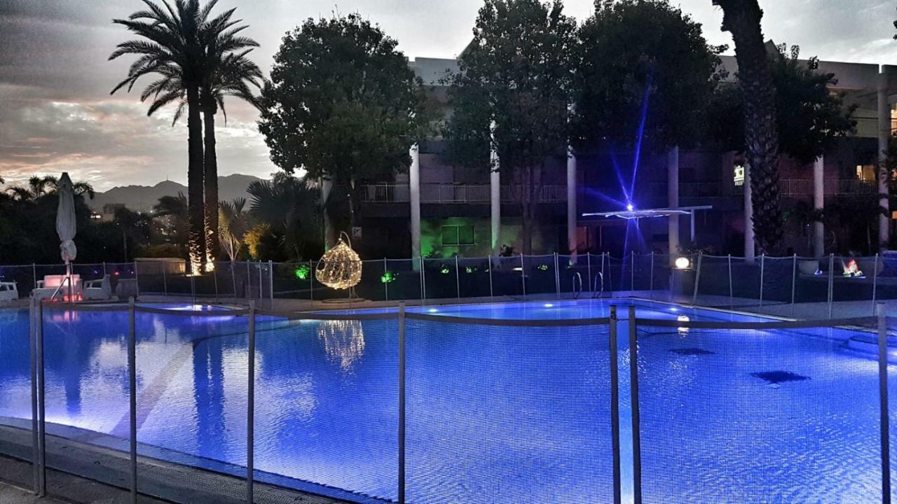דירת גן פונה לבריכה - Pool Garden View Eilat Apartment ภายนอก รูปภาพ